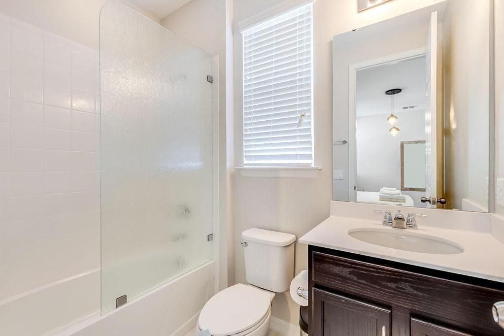 Bsv1773 - Luxury 8 Bedroom 6 Bathroom In The Desirable Solara *
