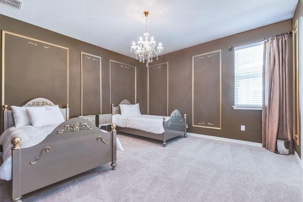 Bsv1810 - Luxury 8 Bedroom 6 Bathroom In The Desirable Solara Holiday home *