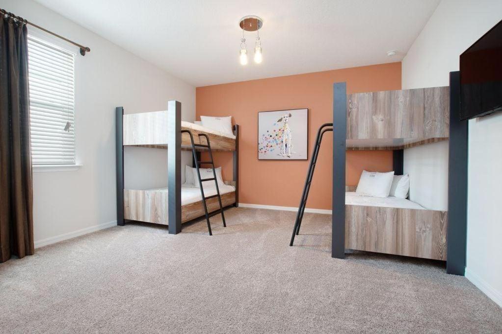 Bsv1823 - Luxury 8 Bedroom 6 Bathroom In The Desirable Solara