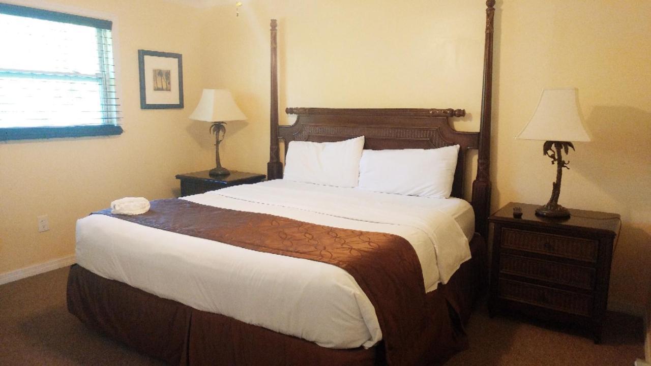 Hidden Harbor Hotel 2*
