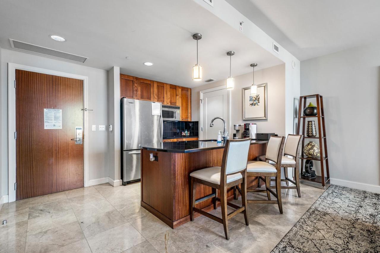 Resort Palm Singer Island & Luxury
