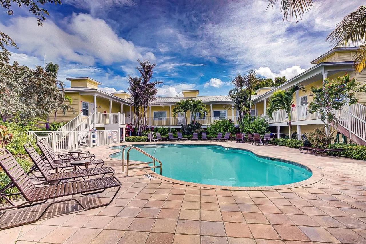 Club At Siesta Key Poolside D Holiday home Point O'Rocks