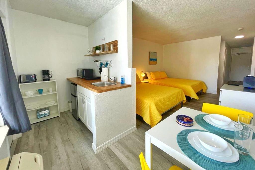 Hotel Ocean Jewels Studios! Daytona Beach