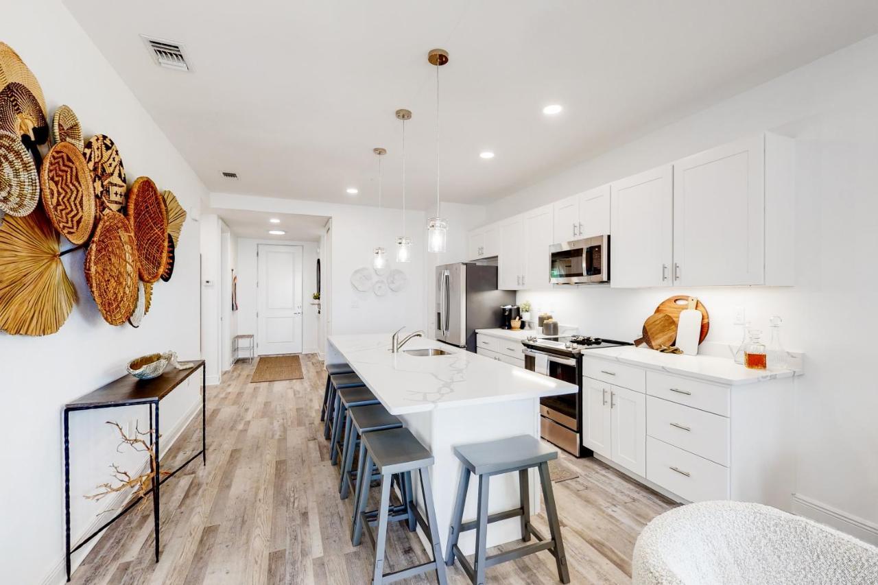 Gulf Place 214