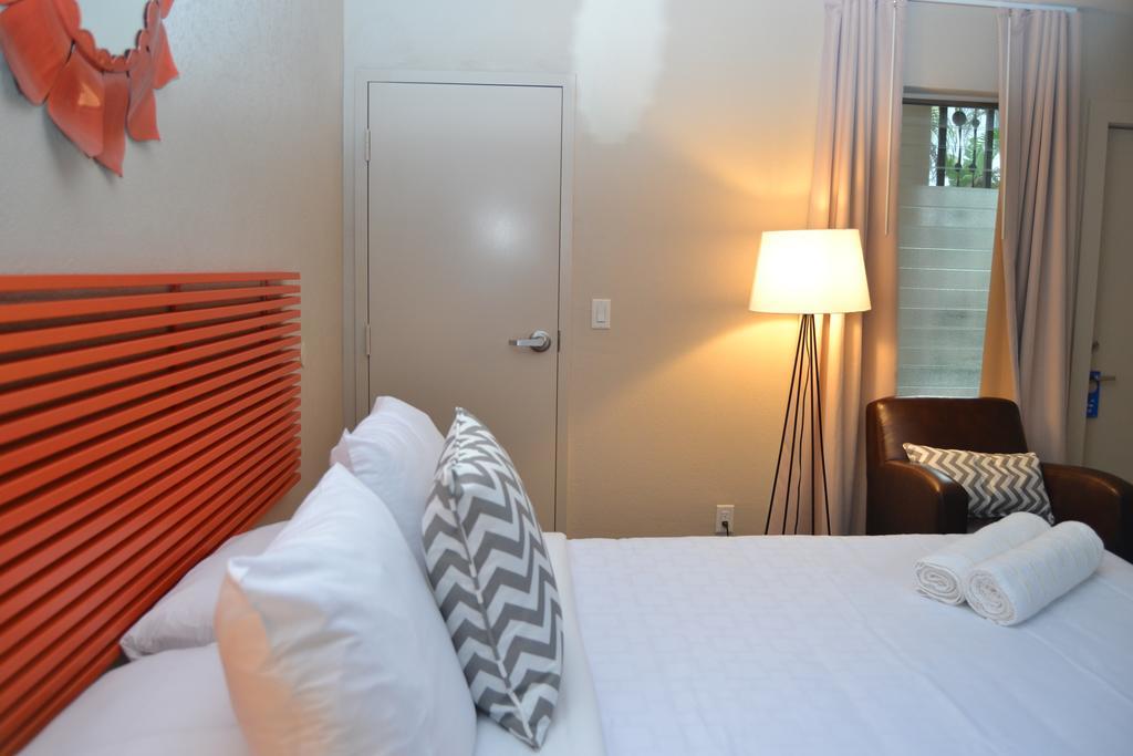 Hotel Lush Royale - All Male Gay A North Beach Village