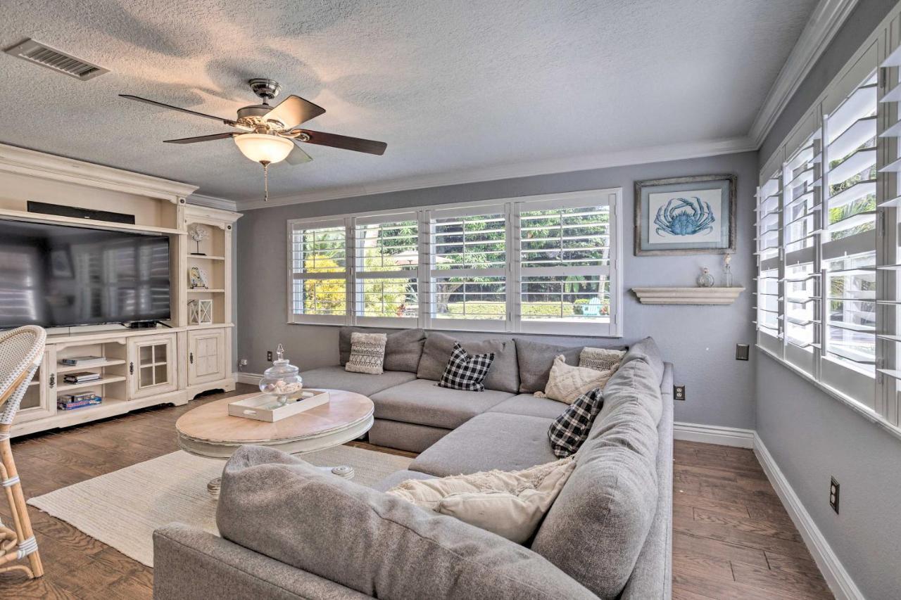 Tropical Palm Escape With Outdoor Paradise! *