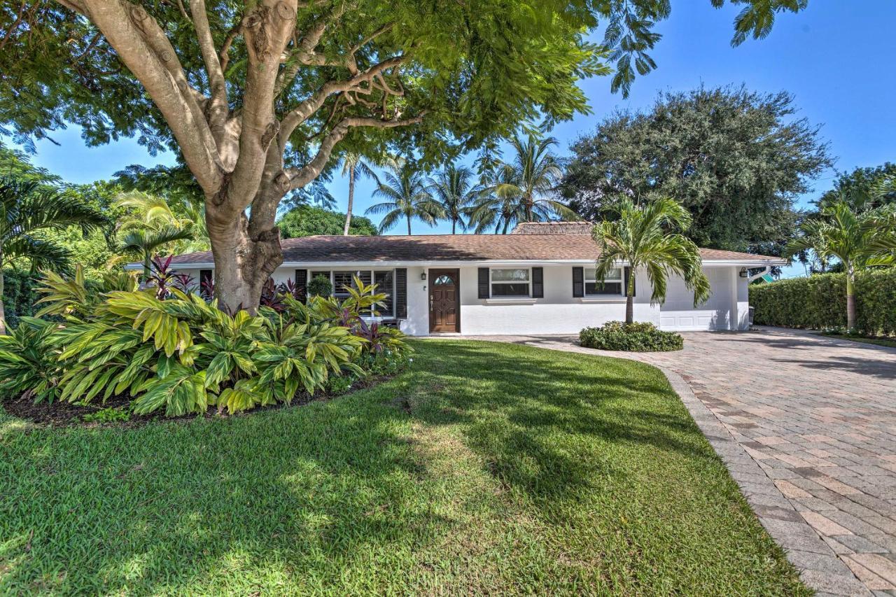 Tropical Palm Escape With Outdoor Paradise!