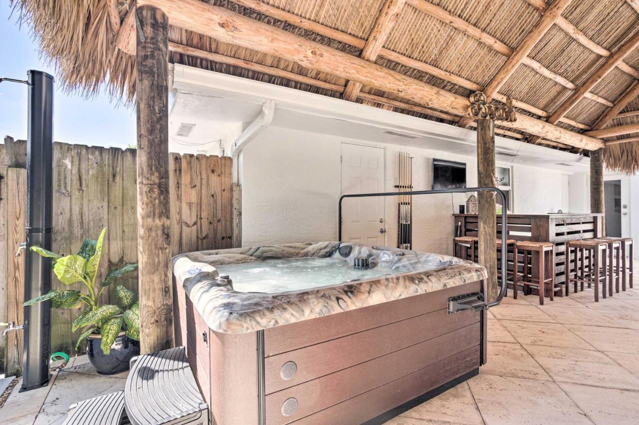 Holiday home Tropical Palm Escape With Outdoor Paradise!