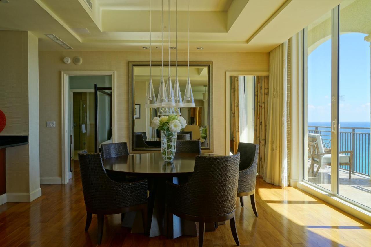 Palm Singer Island & Luxury Resort