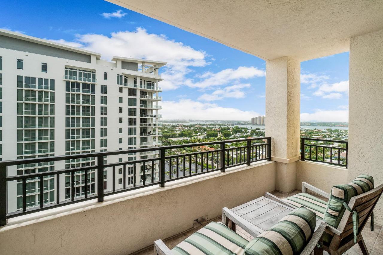 Palm Singer Island & Luxury Resort