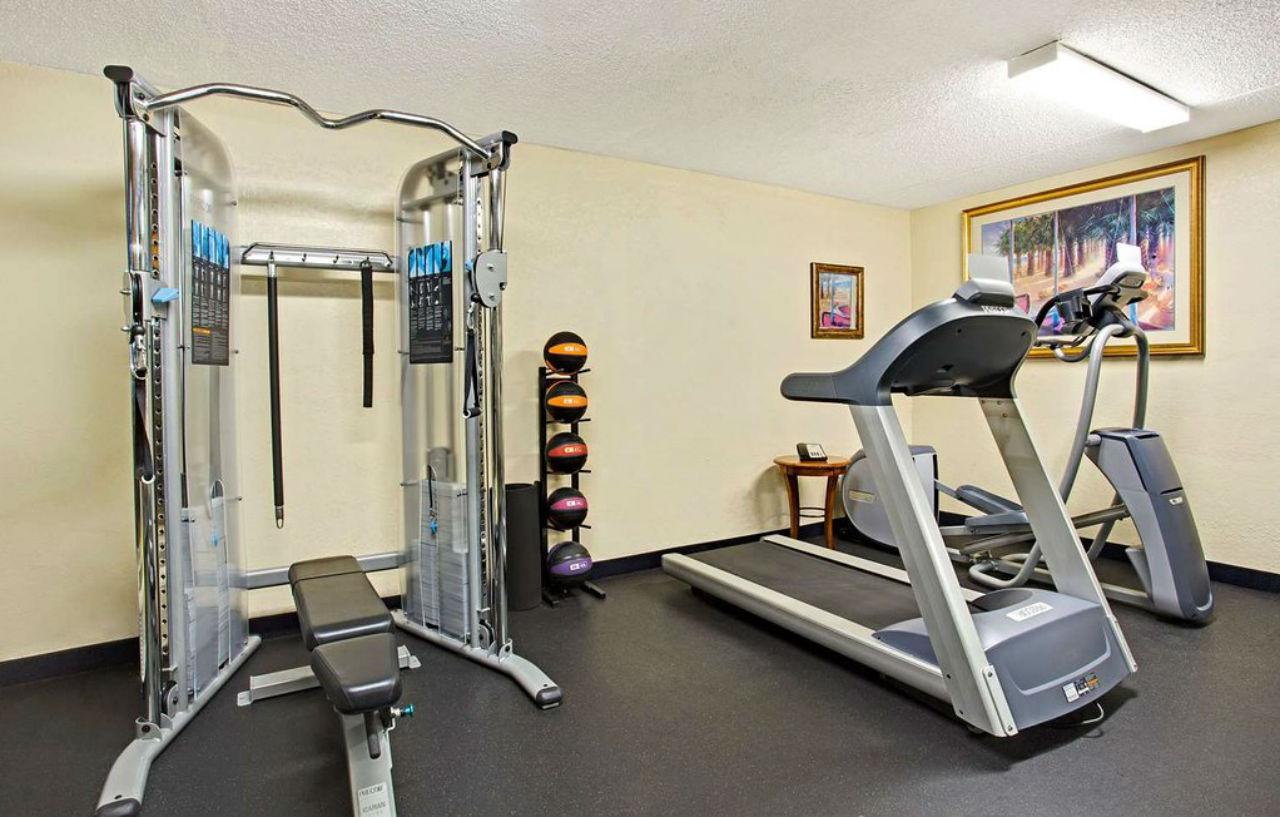 Hotel Days By Wyndham Orlando Airport Florida Mall 2*