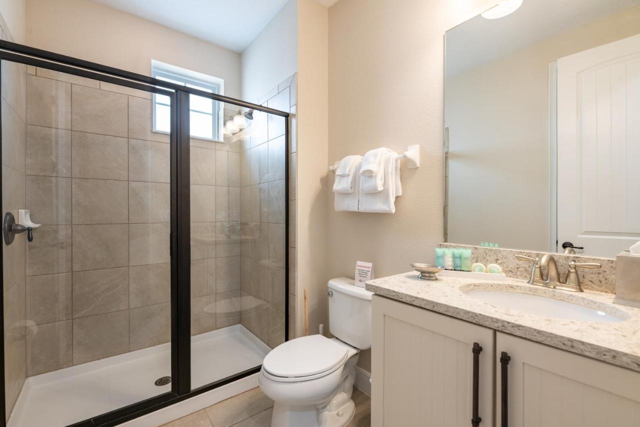 Modern Retreat: Water Park Access & Amenities Holiday home Orlando