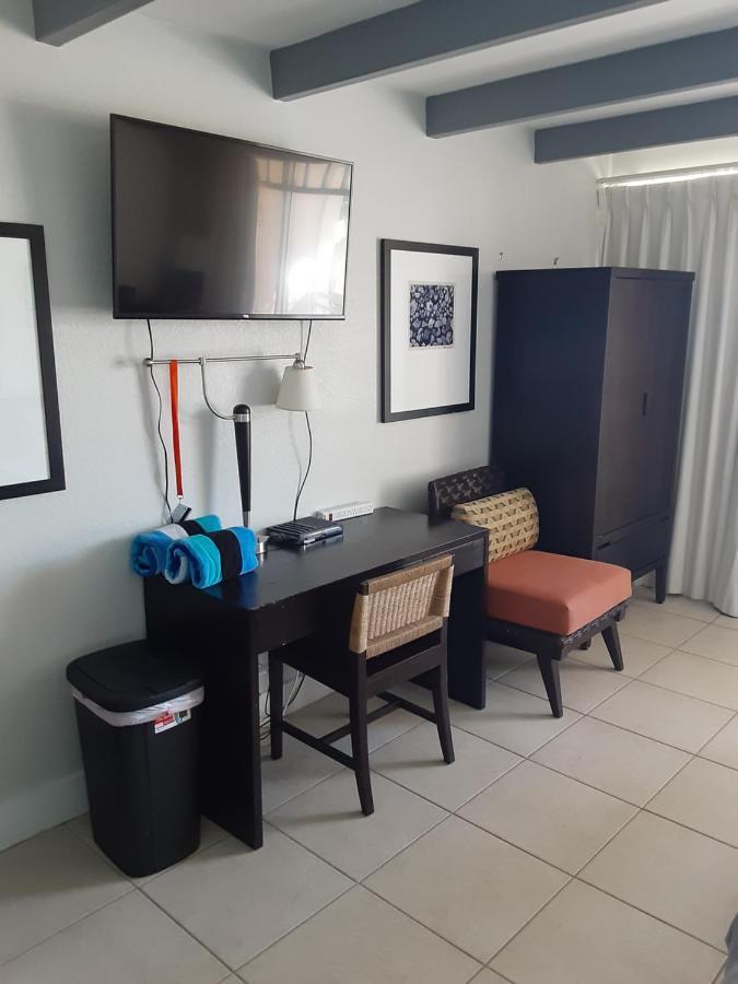 Bay View, Studio206, Steps Away! Pool+wifi Apartment *