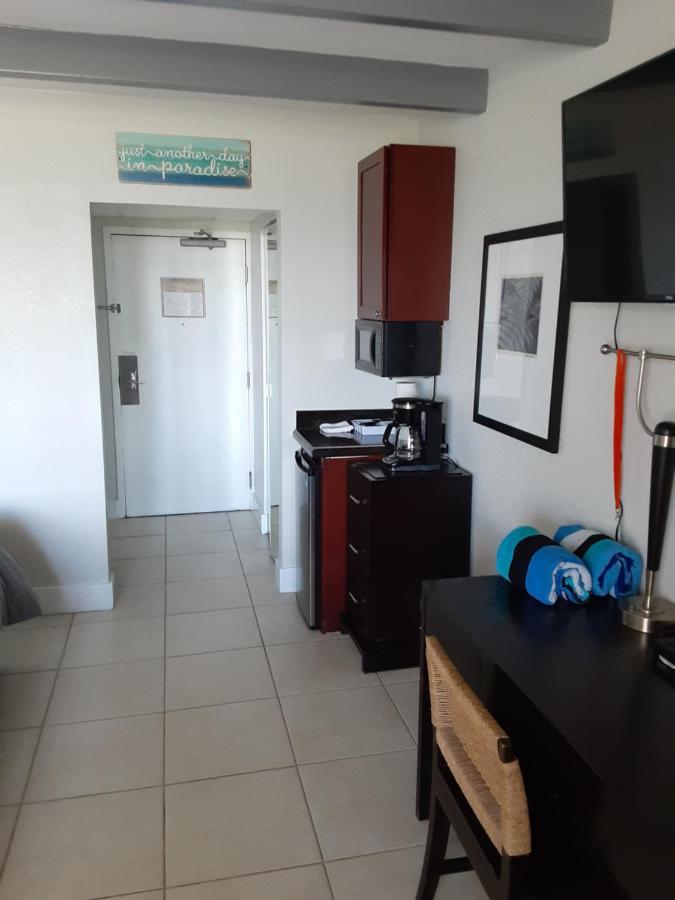 Bay View, Studio206, Steps Away! Pool+wifi Apartment Ruskin