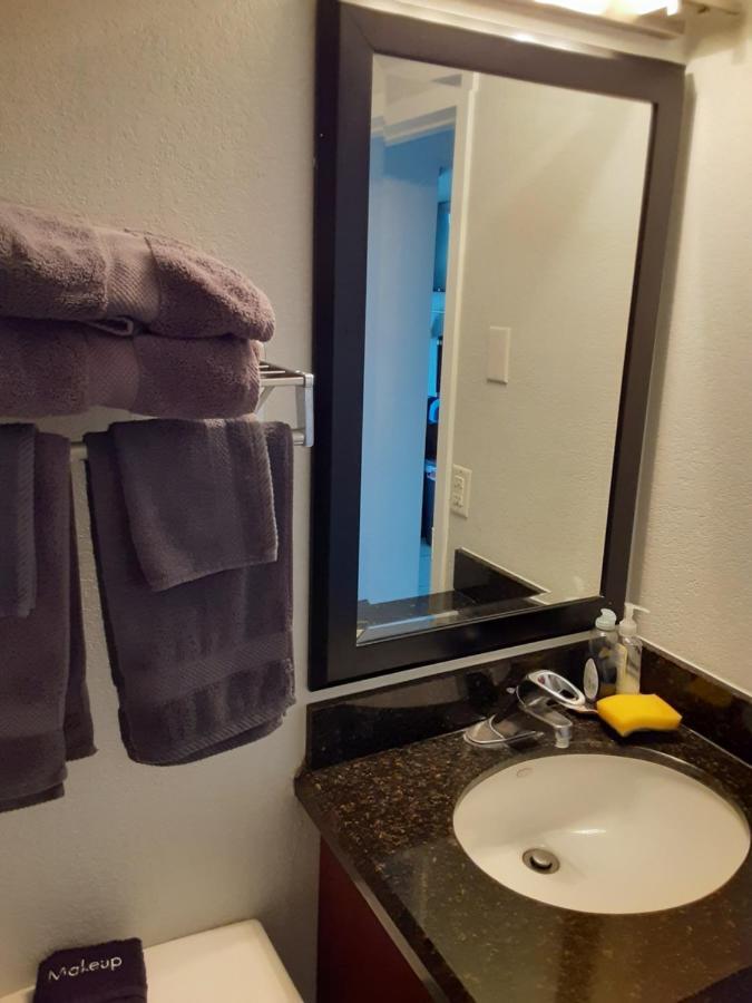 Bay View, Studio206, Steps Away! Pool+wifi Apartment Ruskin