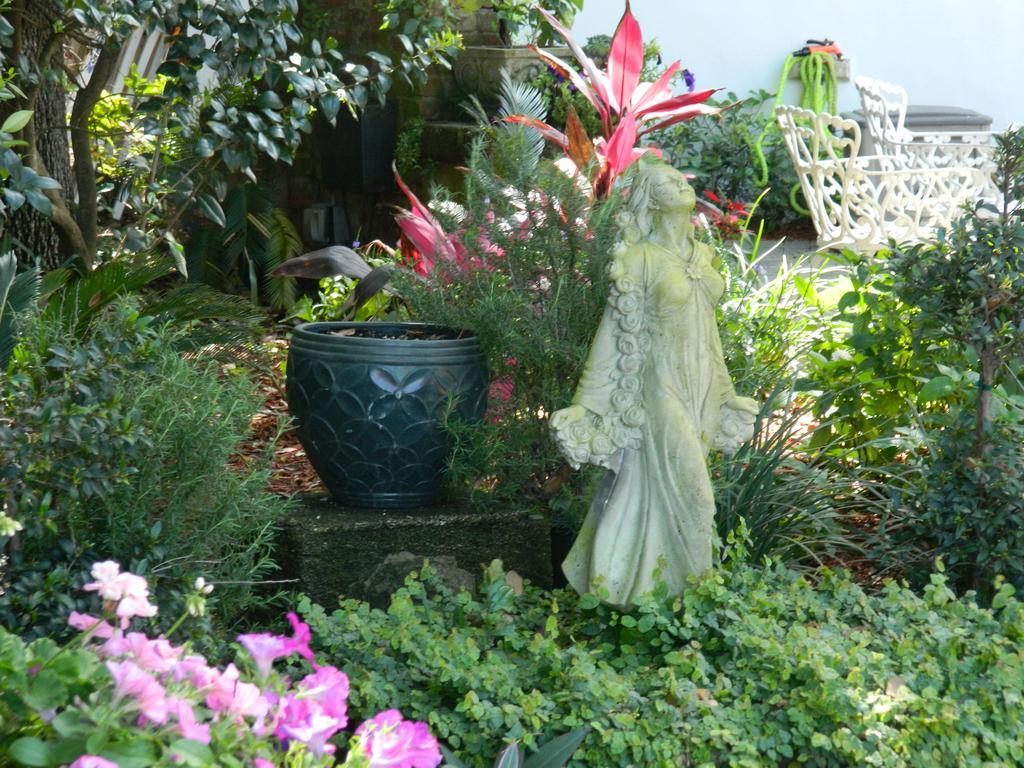 Bayfront Westcott House Bed & Breakfast 3*