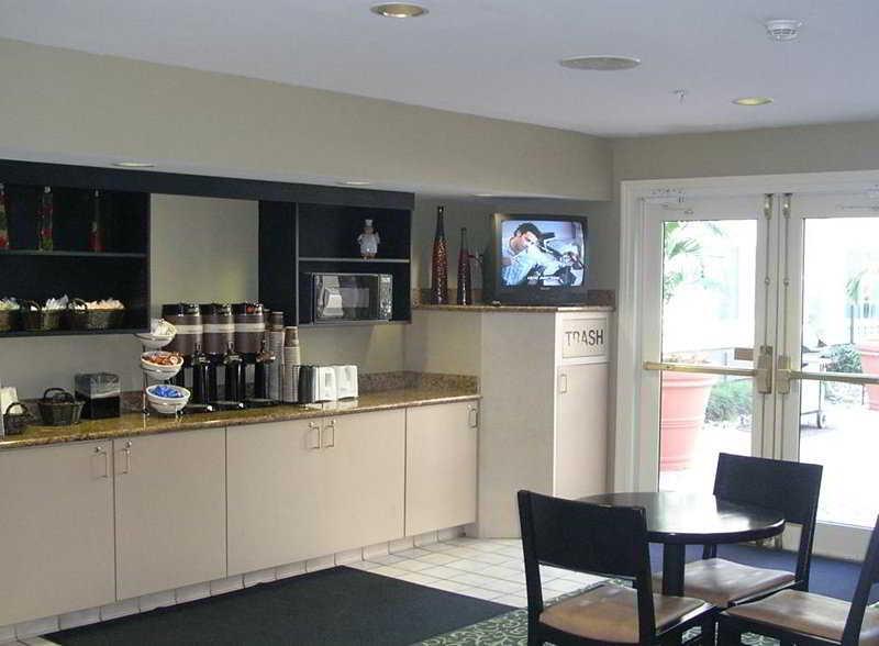 Extended America Select - Orlando - Mary - 1040 Greenwood Blvd Hotel