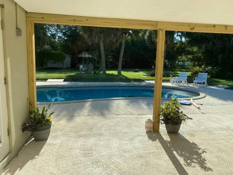 Pool House With One Of A Kind Garden Holiday home *