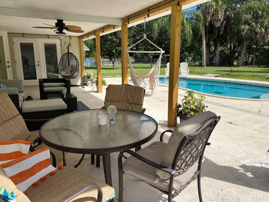 Pool House With One Of A Kind Garden Holiday home *