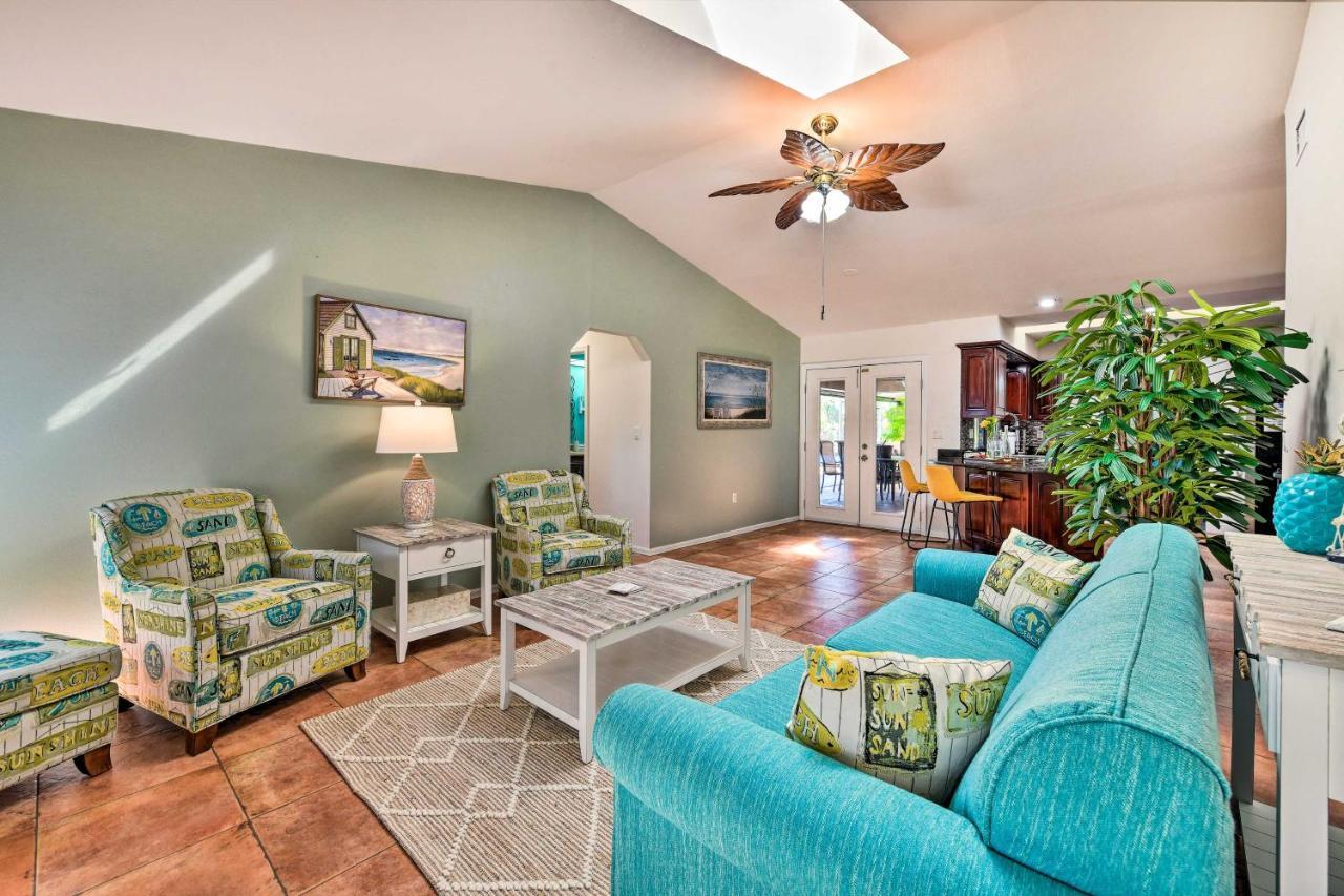 Holiday home Port Charlotte Retreat With Heated Pool And Spa!