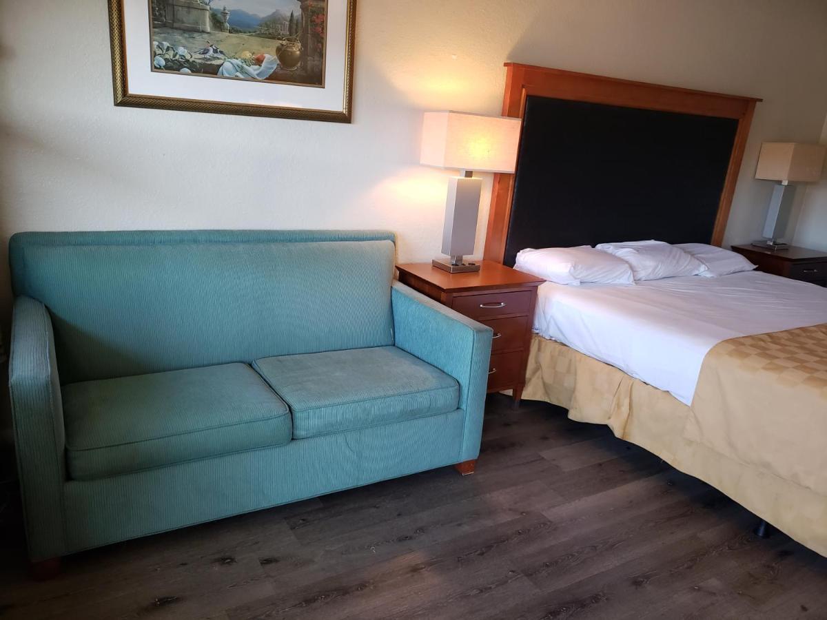 Knights Hotel