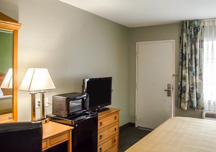 Quality N.a.s.-corry Hotel Pensacola