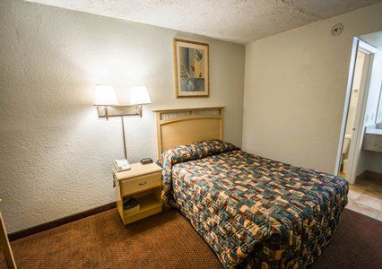 Country Hearth Inn- 2*
