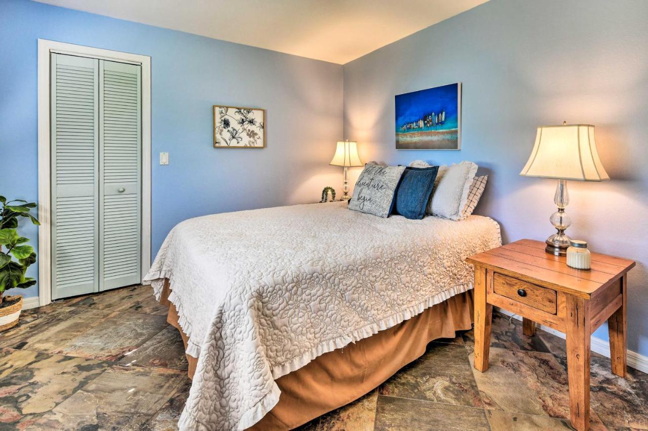 Port Charlotte Retreat With Heated Pool And Spa! Holiday home
