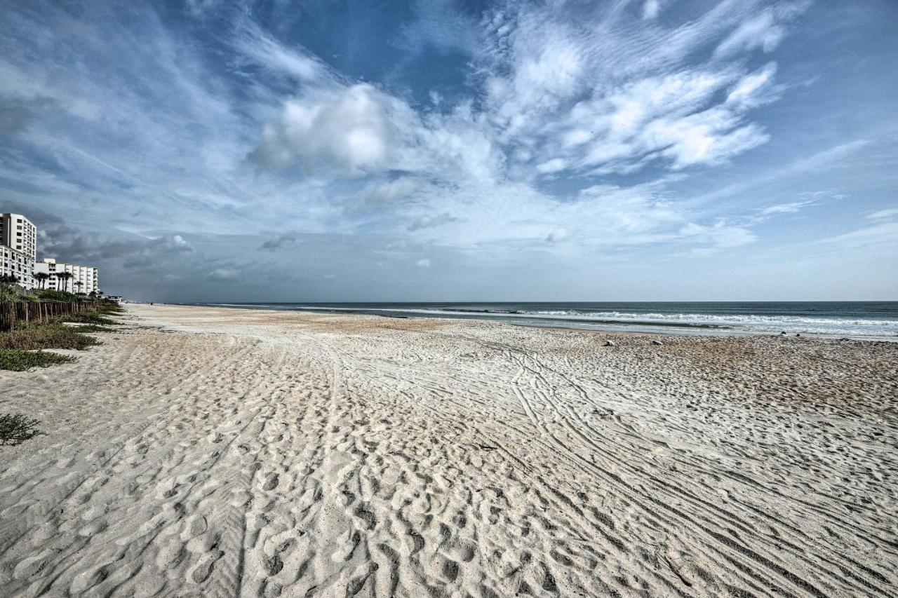 Apartment Coastal Penthouse Steps To New Smyrna Beach!