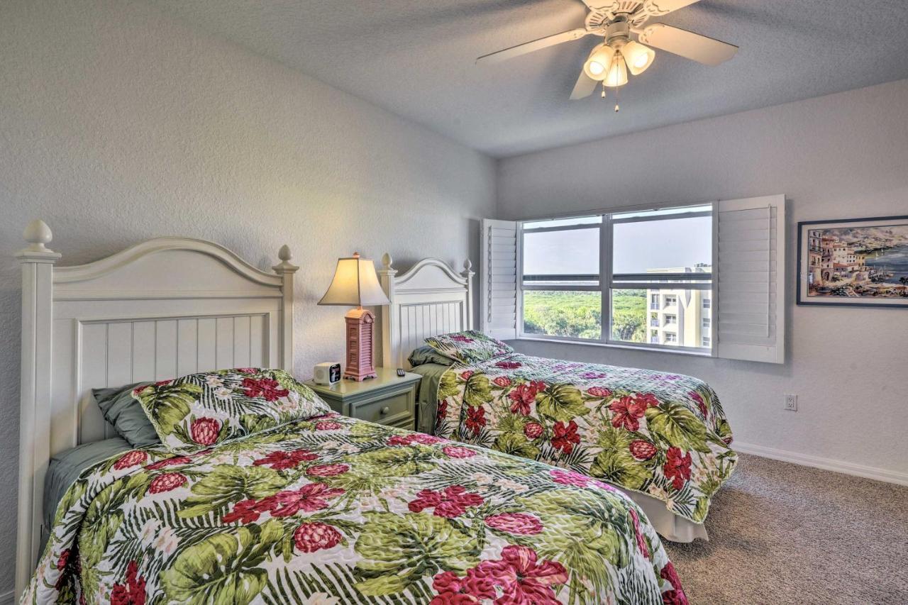 Apartment Coastal Penthouse Steps To New Smyrna Beach! New Smyrna Beach