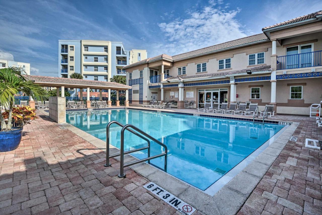 Apartment Coastal Penthouse Steps To New Smyrna Beach!