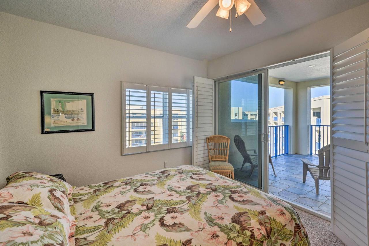 Apartment Coastal Penthouse Steps To New Smyrna Beach! New Smyrna Beach