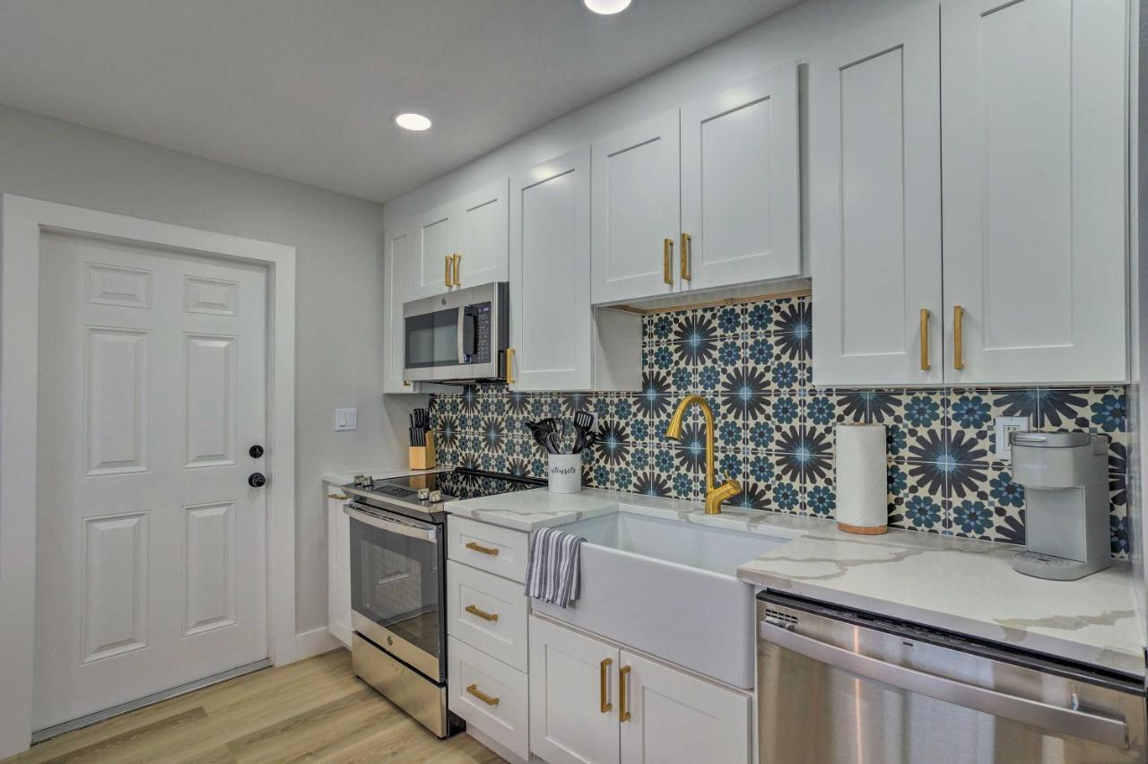 Cozy West Palm 1 Block To Shore! *