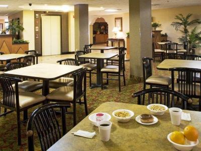 Quality Jacksonville - Near Naval Air Station Inn