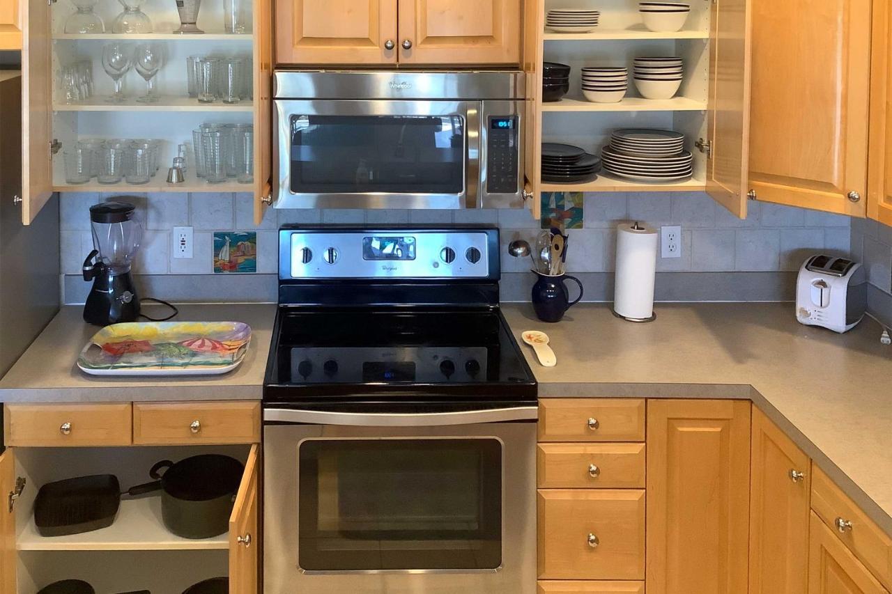 With Stunning Water Views And Large Balcony! Apartment Clearwater Beach