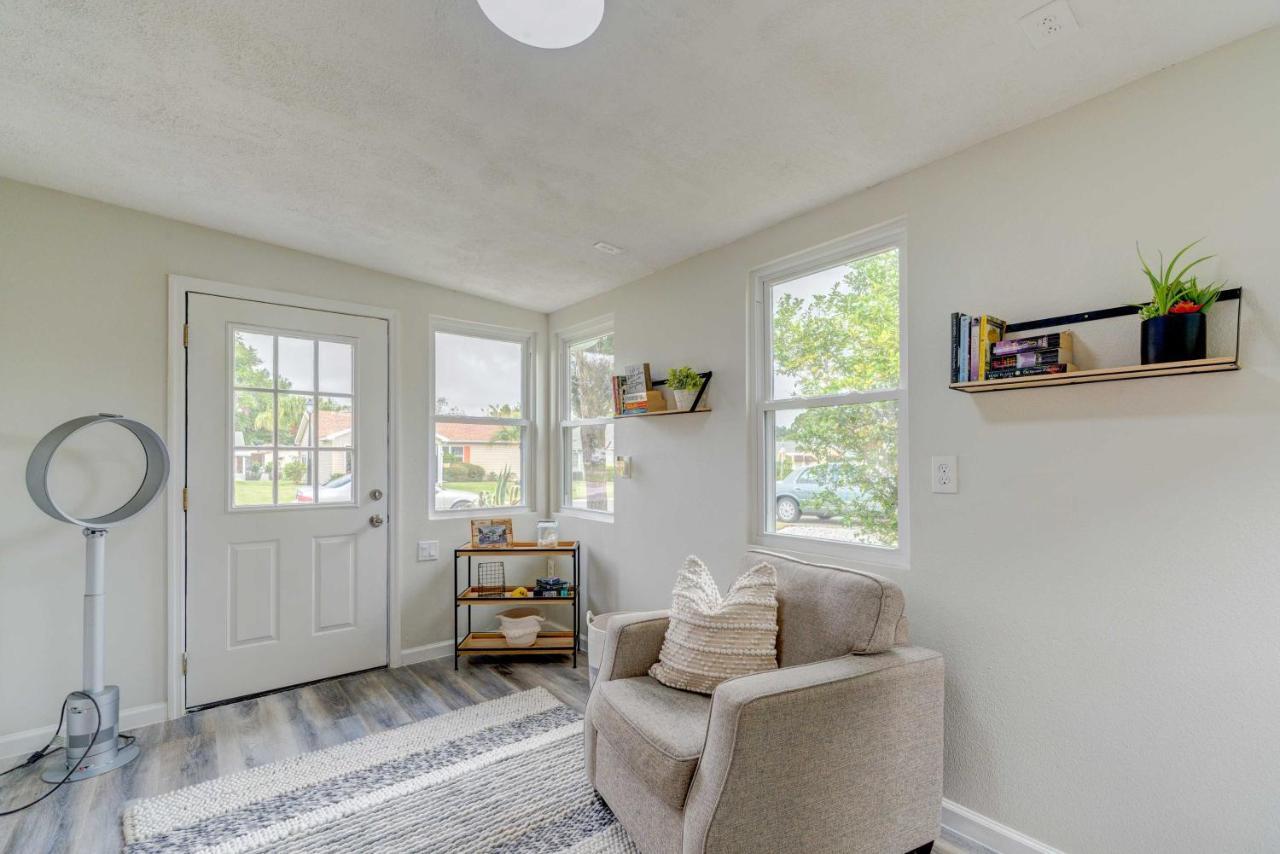 Peaceful Lady With Screened-in Porch! Holiday home Lady Lake