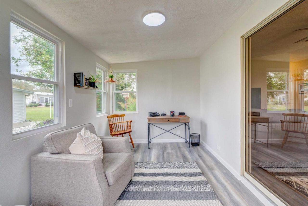 Peaceful Lady With Screened-in Porch! Holiday home Lady Lake