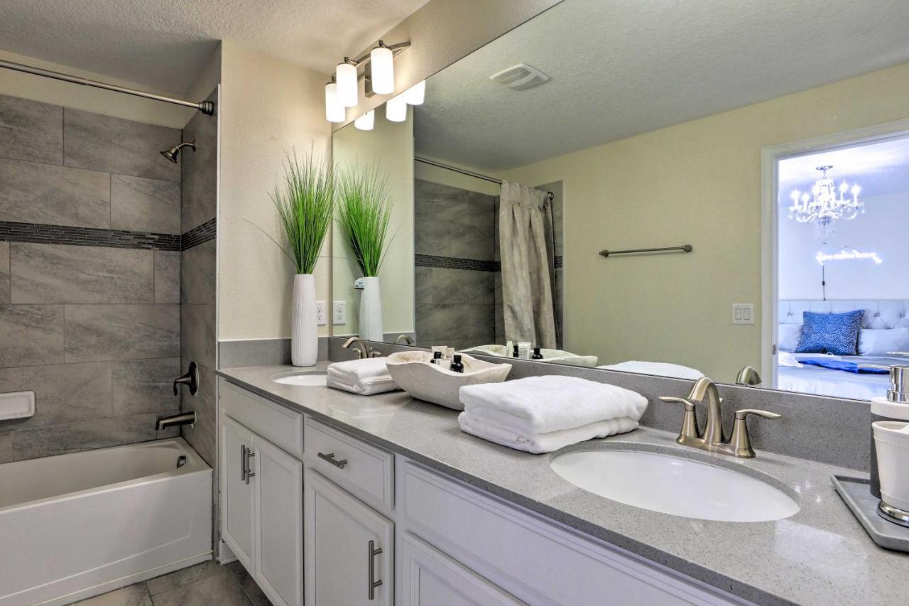 With Pool - 9 Mi To Disney! Holiday home