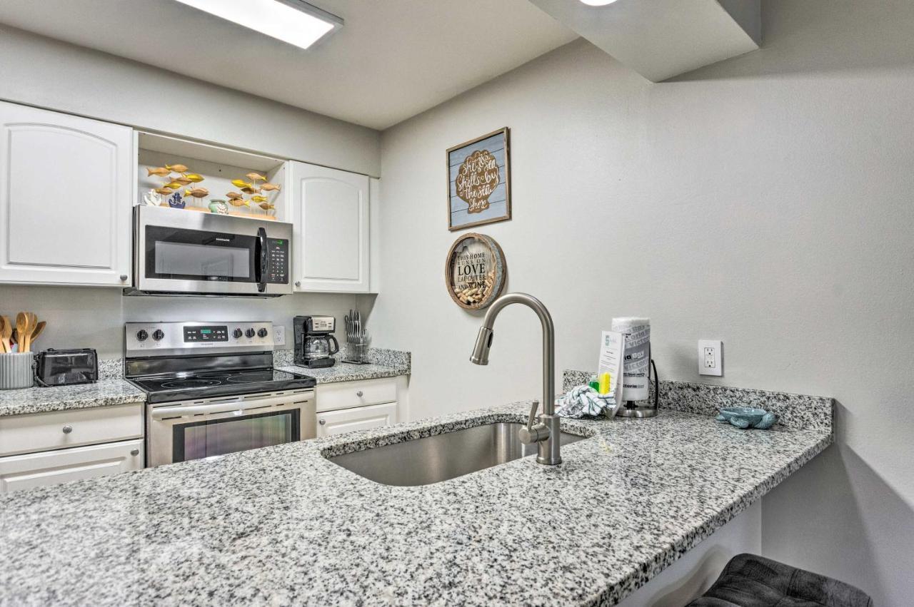 Renovated Gem With Pool Access Quarter Mi To Holiday home