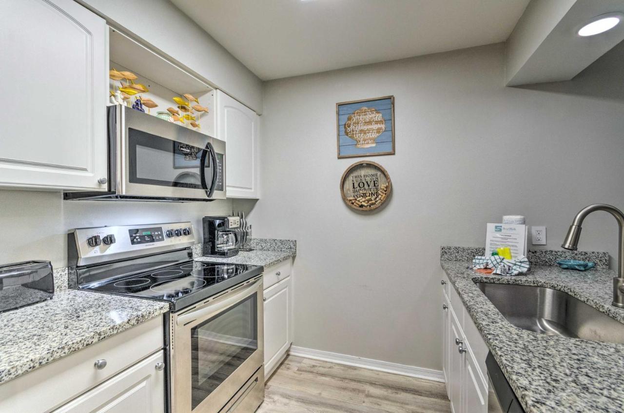 Renovated Gem With Pool Access Quarter Mi To Holiday home