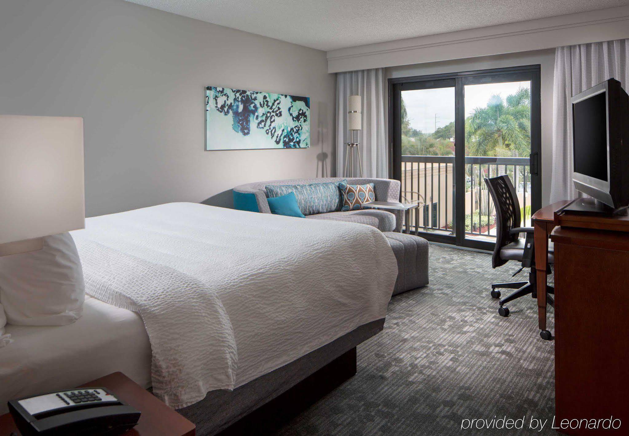 Sonesta Select Town Center