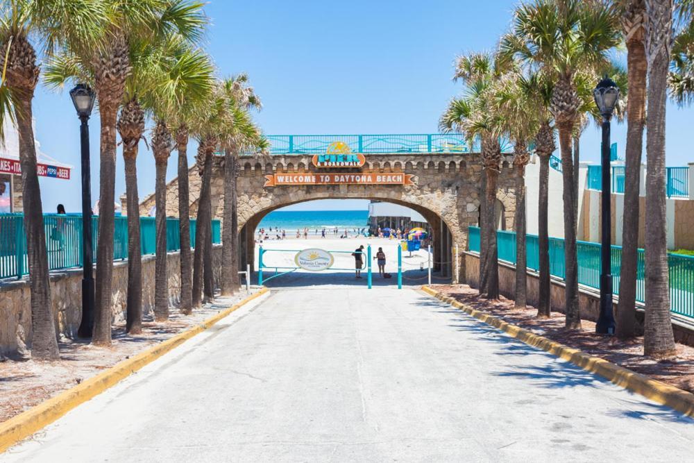 Apartment Ocean Walk 609, 1 Bedroom, Ocean View, Pools, Lazy River, Sleeps 5 Daytona Beach