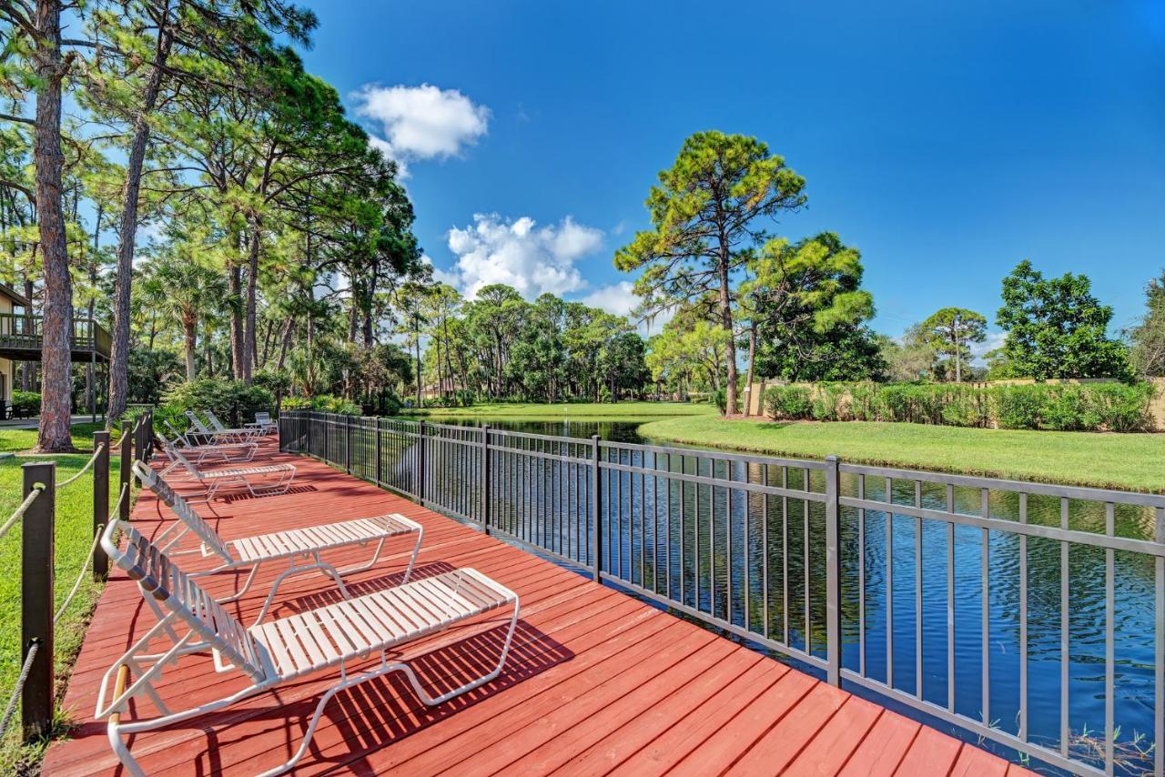 Village Des Pins 3645, 2 Bedrooms, Pool Access, Wifi, Hot Tub, Sleeps 4 Holiday home