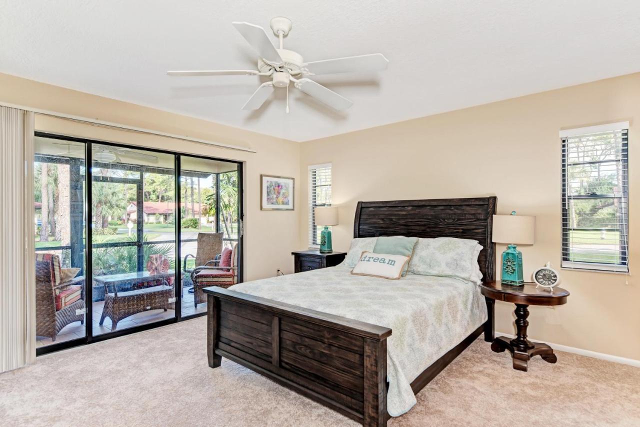 Village Des Pins 3645, 2 Bedrooms, Pool Access, Wifi, Hot Tub, Sleeps 4 * Sarasota