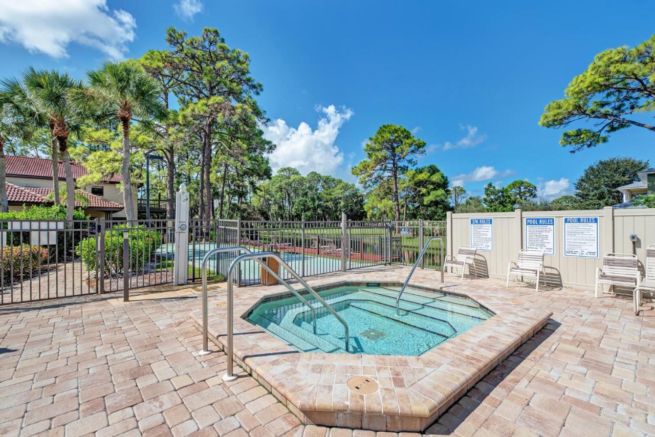 Village Des Pins 3645, 2 Bedrooms, Pool Access, Wifi, Hot Tub, Sleeps 4 Holiday home Sarasota