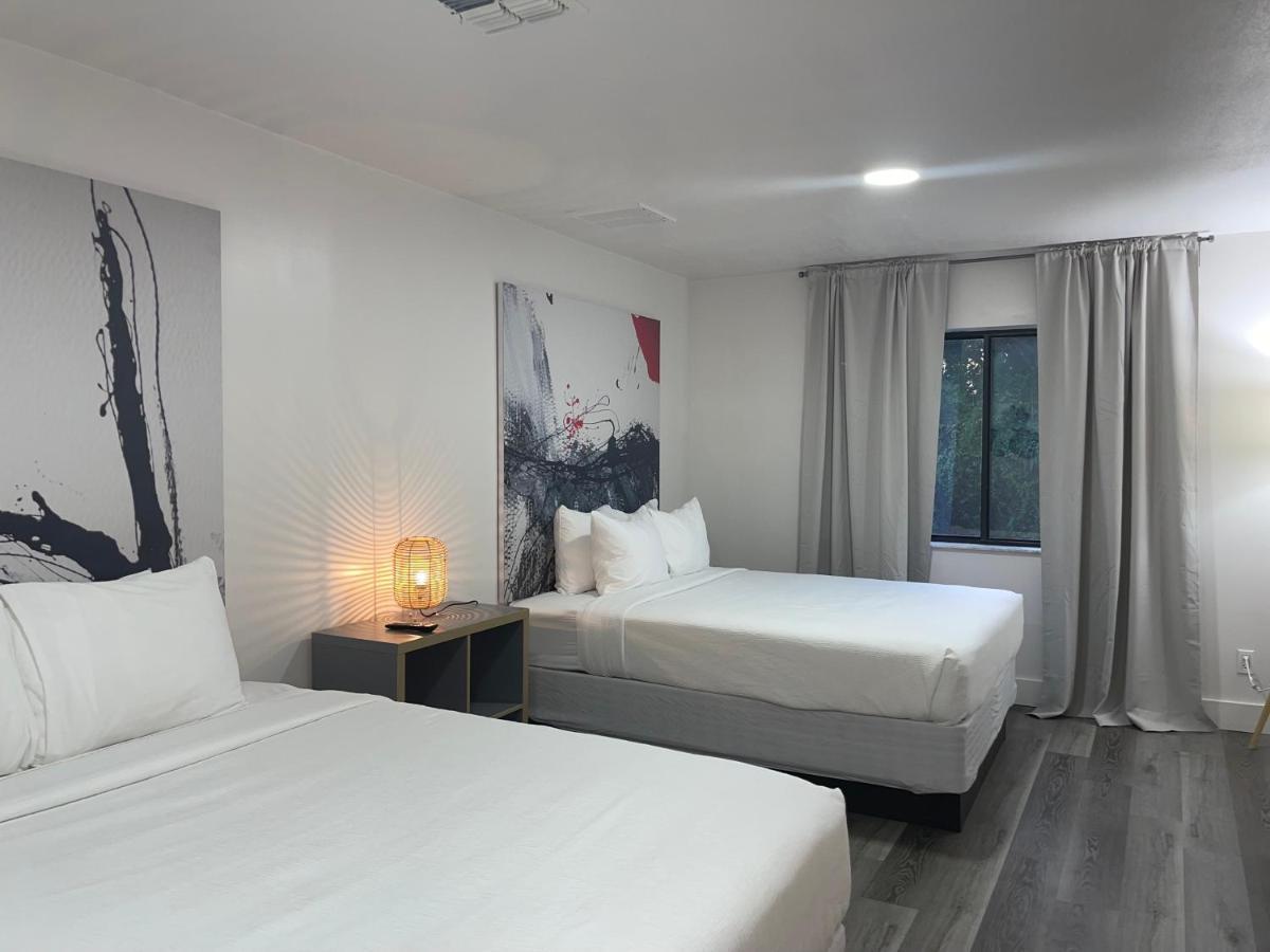 Greenpoint Hotel
