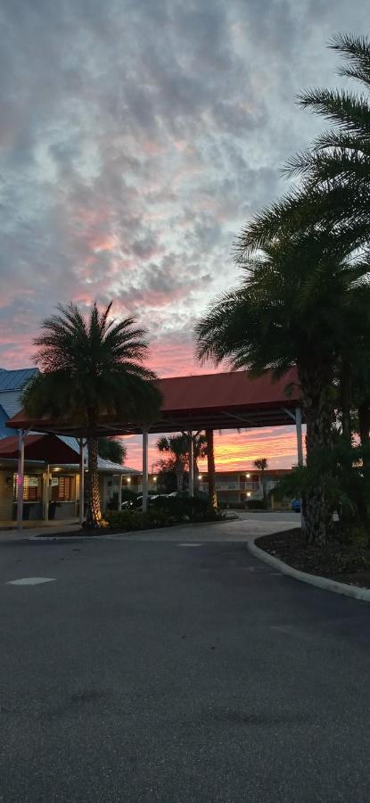 Hotel Near I95 2*
