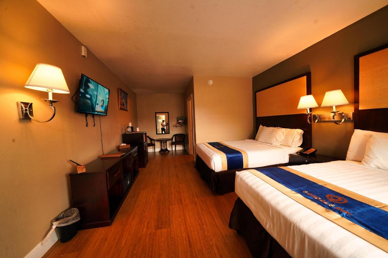 Hotel Sandals 3*