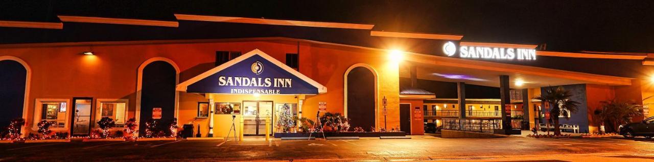 Sandals Hotel 3*