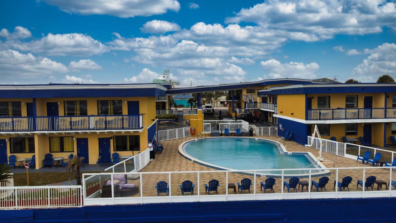 Sandals 3* Daytona Beach